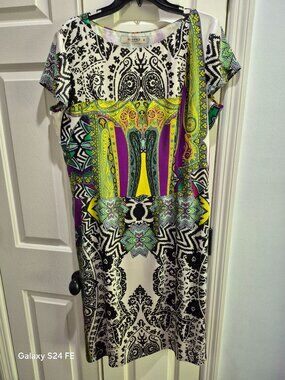 Dress Etro.